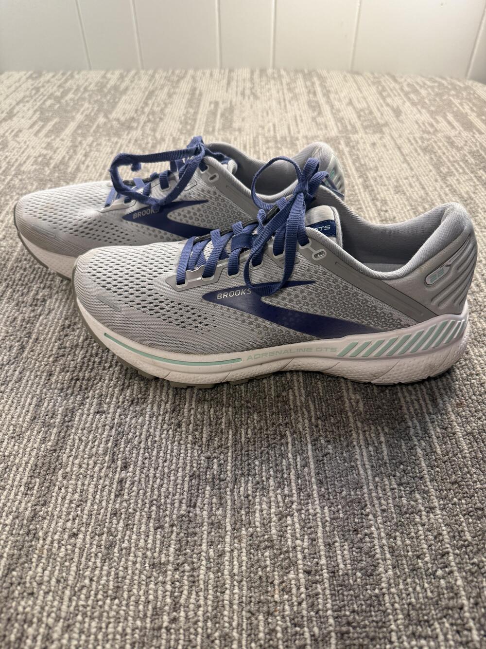 Brooks Adrenaline GTS 22 Shoes Womens Size‎ 10 Gray Blue Running Cushion Support